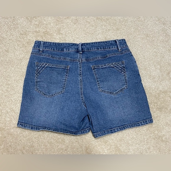 Blue Jean Shorts - Size: 8 - St John Bay - Picture 2 of 6